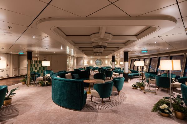 Bars & Lounges
