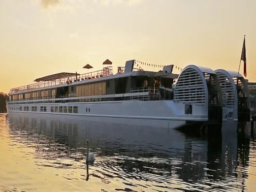 MS Elbe Princesse at sea