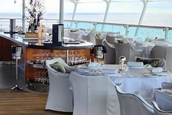 Solis Dining