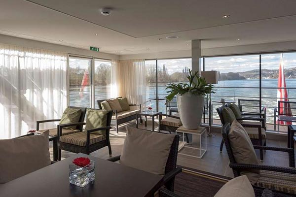 Club Lounge