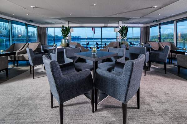 Club Lounge