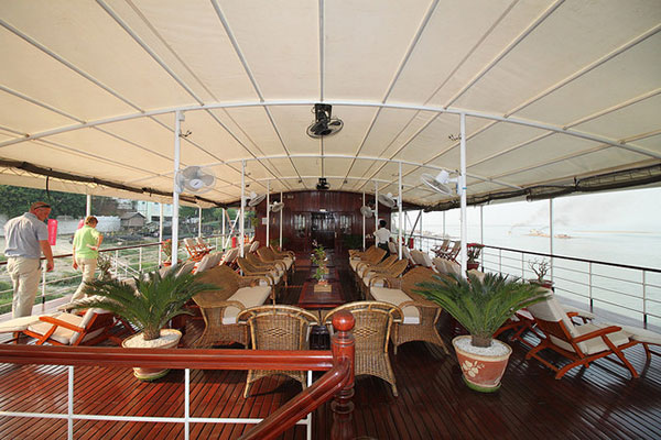 RV Indochina Pandaw Outdoor Dining