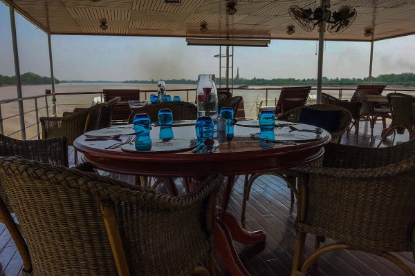 RV Katha Pandaw Dining
