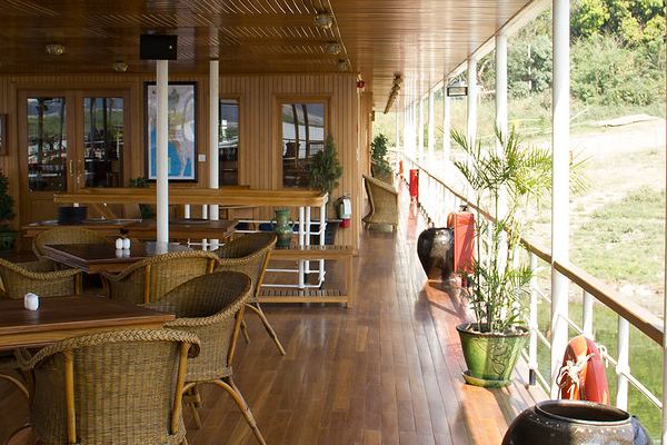 RV Kindat Pandaw Outdoor Restaurant