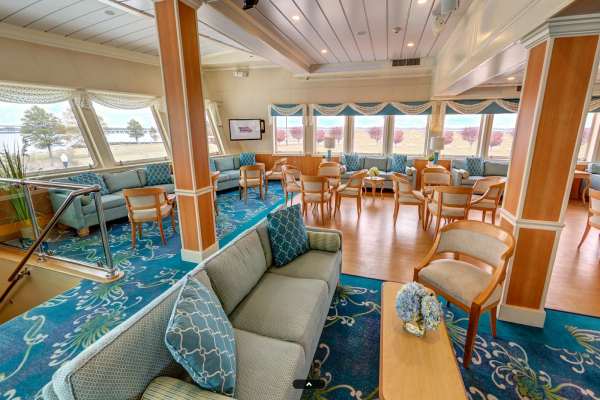Chesapeake Lounge