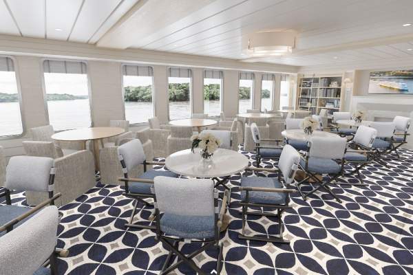 Forward Lounge