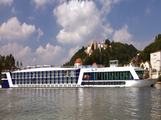 7 Night City Escapes: The Seine