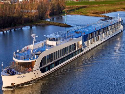 7 Night City Escapes: The Danube