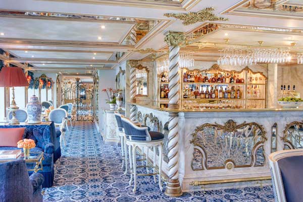 Maria Theresa Lounge