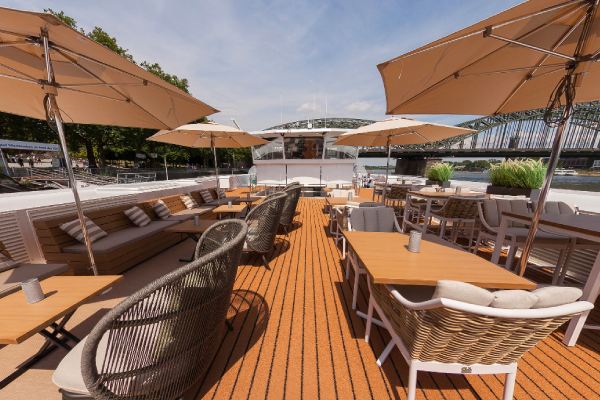 Sun Deck Lounge